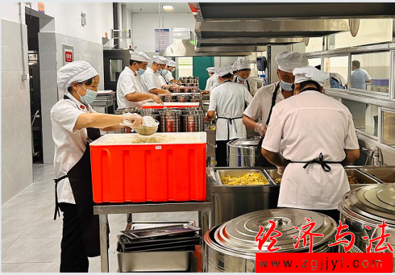 湖北隨州市文帝學(xué)校:探秘校園美食“寶藏庫” 舌尖安全與美味并蒂綻放